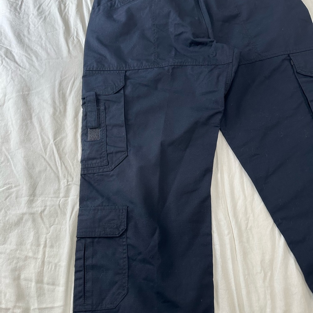 5.11 Tactical Navy Blue Cargo Pants - Picture 11 of 16